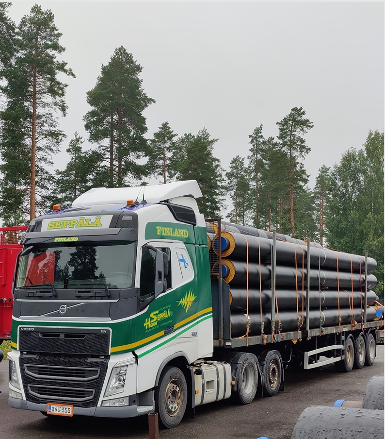 Volvo FH puutavaralla